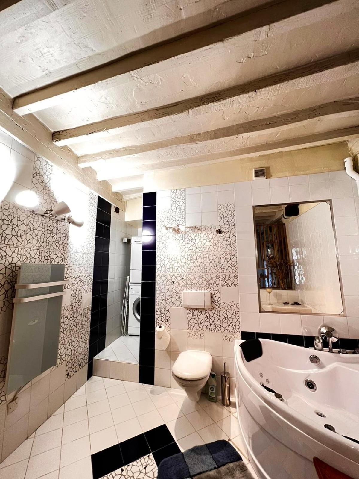 L'Elegante - Maison De Ville Avec Bains A Remous - Parking Inclus Сен-Поль-де-Ванс Екстер'єр фото
